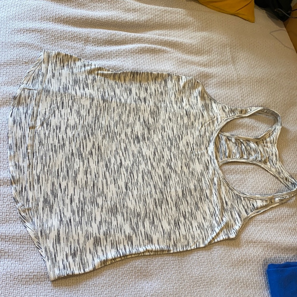 Lululemon sz 6 tank